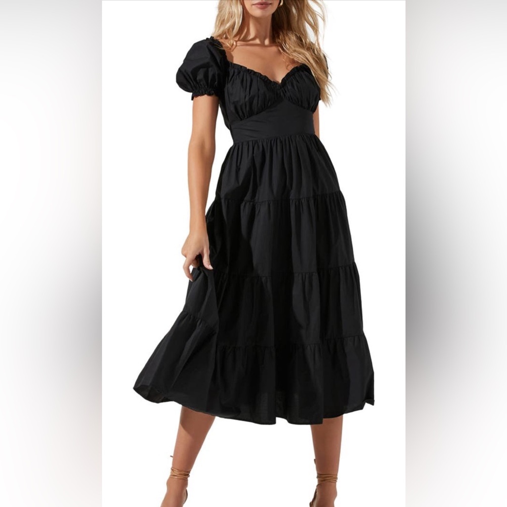 NWOT ASTR the Label Sweetheart Neck Tiered Ruffle Cotton Dress - Black
